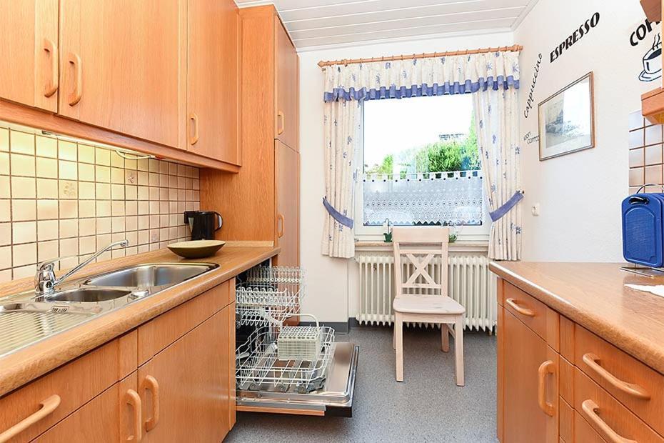 Ferienwohnungen Im Haus Nordseebrise Neuharlingersiel Exterior foto